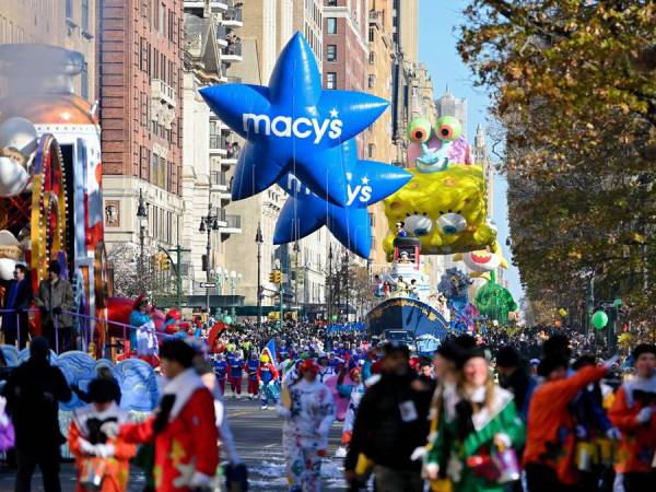 El tradicional desfile de Thanksgiving (Acción de gracias) de Macy’s se llevó a cabo este jueves 24 de noviembre en la ciudad de Nueva York. Aquí las impresionantes imágenes del evento anual.