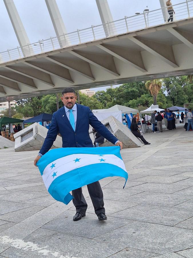 Hondureños en Valencia, España, festejan Independencia Patria con música y cultura