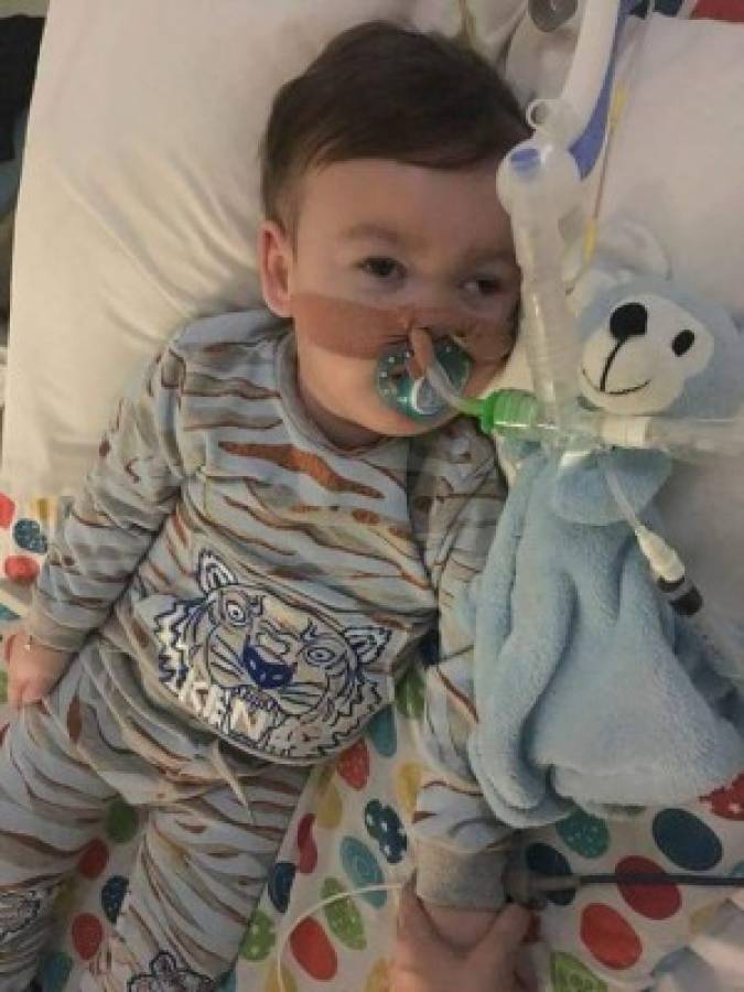 Muere Alfie Evans, el niño británico que sufría una enfermedad degenerativa