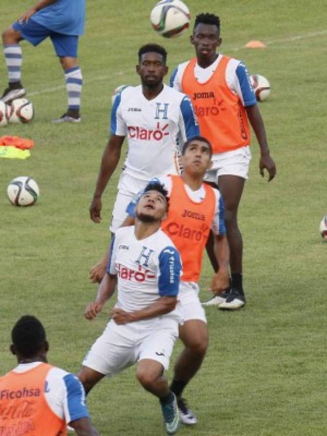 Honduras olvida el dolor y se aferra a la fe