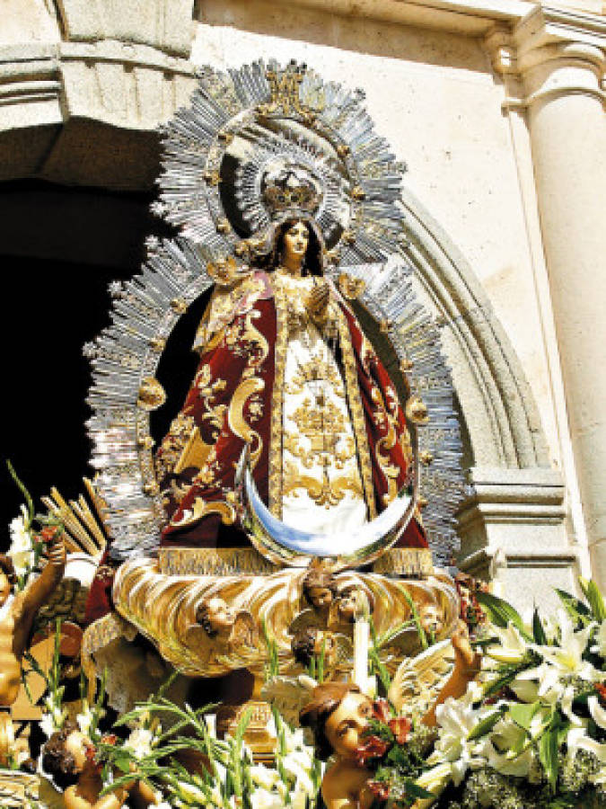 Virgen María, distintos nombres y una sola fe