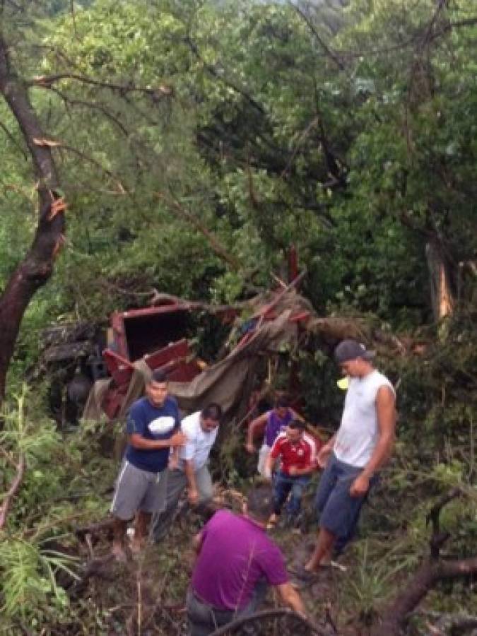 Accidente en carretera al sur deja dos muertos