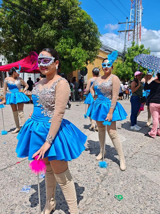 Choluteca celebra su 179 aniversario con colorido desfile y carrozas