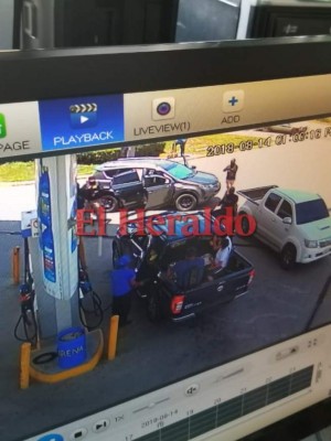 Imágenes muestran cuando sicarios asesinan a dos hombres en una gasolinera de San Pedro Sula