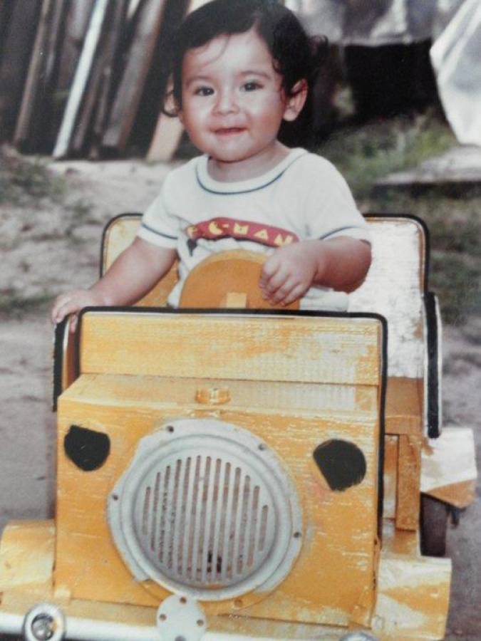 Octavio Lemus en su natal Tela cuando estaba pequeño.