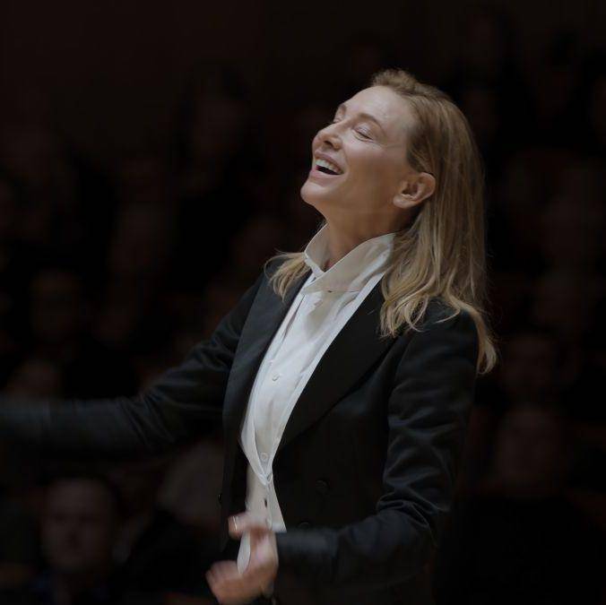 “Tár”. Blanchett da vida a Lydia Tár, una brillante compositora y directora de una de las orquestas más importantes del mundo. La película contrapone el abuso de poder y la cultura de cancelación.