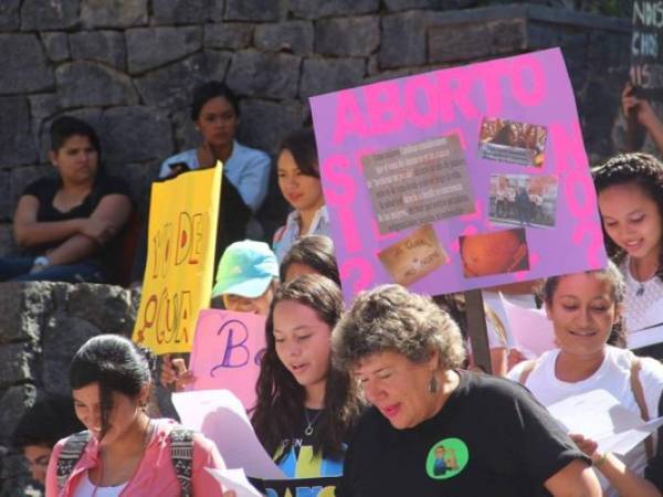 La catedrática Hilda Caldera se ha destacado por su labor en la defensa de los derechos. Foto: Cortesía de UNAH