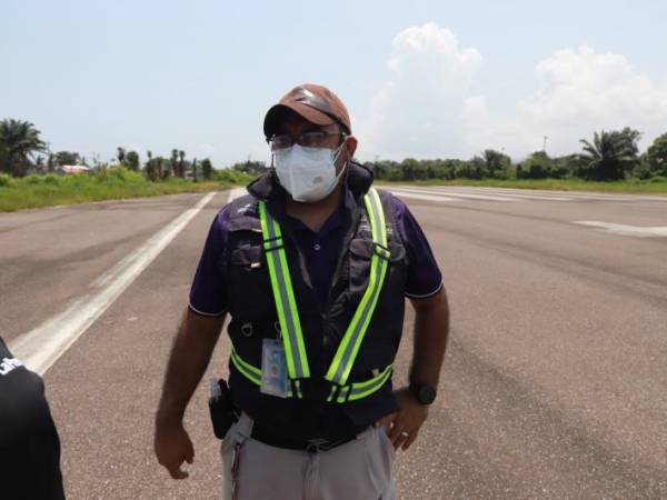 Miguel Mencia, jefe del departamento de Certificación y Vigilancia de Aeródromos de la Agencia Hondureña de Aeronáutica Civil, afirmó que los aeródromos tienen problemas pero se pueden recuperar porque siguen operacionales.