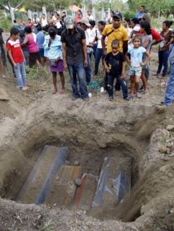 Honduras: Dolor y repudio en funeral de menores asesinados