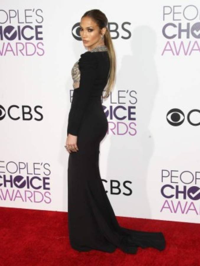 Jennifer López se roba las miradas en los People’s Choice Awards 2017