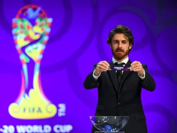 La estrella argentina Pablo Aimar definió la suerte de Honduras en el Mundial de Corea del Sur (Foto: Agencia AFP)