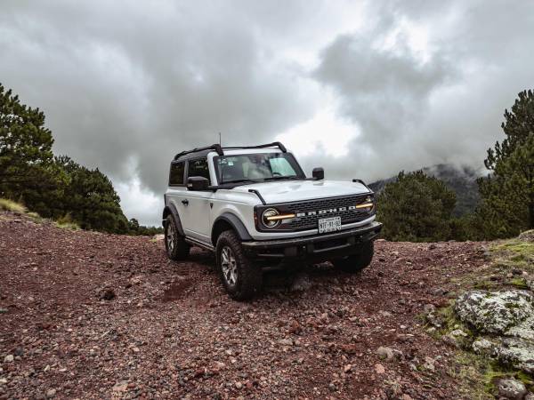 La Ford Bronco volvió al mercado en el 2021, después de parar su producción en 1996.