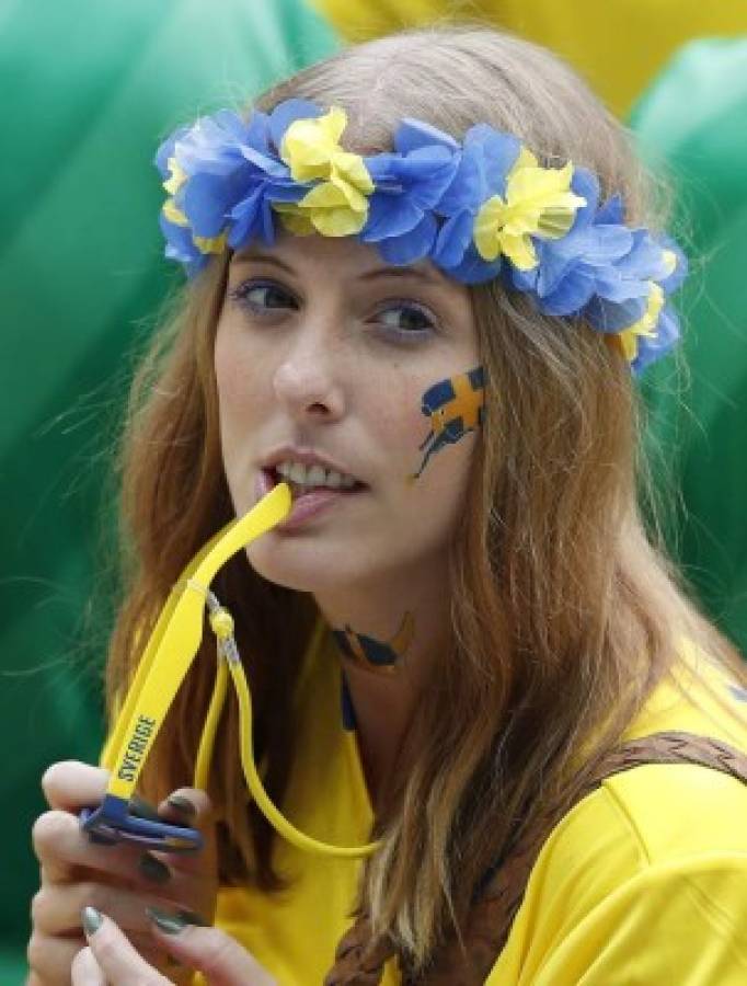 Sensualidad y belleza cautivan en la Eurocopa