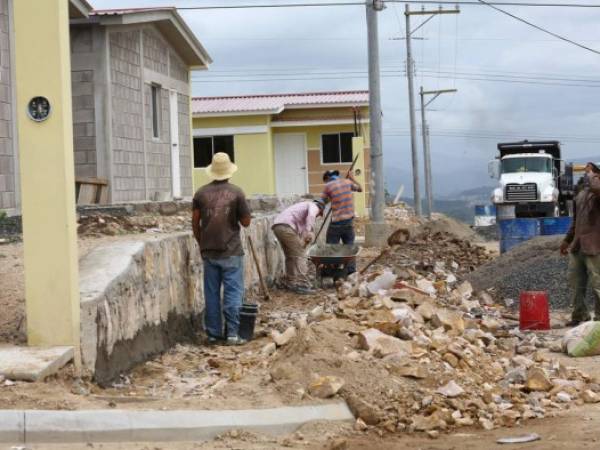 La construcción y la agricultura, entre los que más incumplen el pago del salario mínimo.