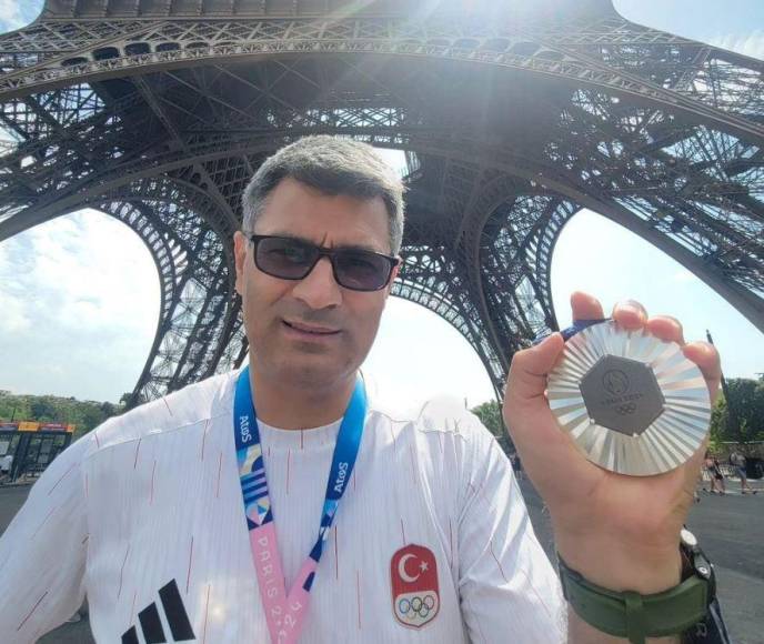 Yusuf Dikec, el tirador turco que se hizo viral en los Juegos Olímpicos de París 2024