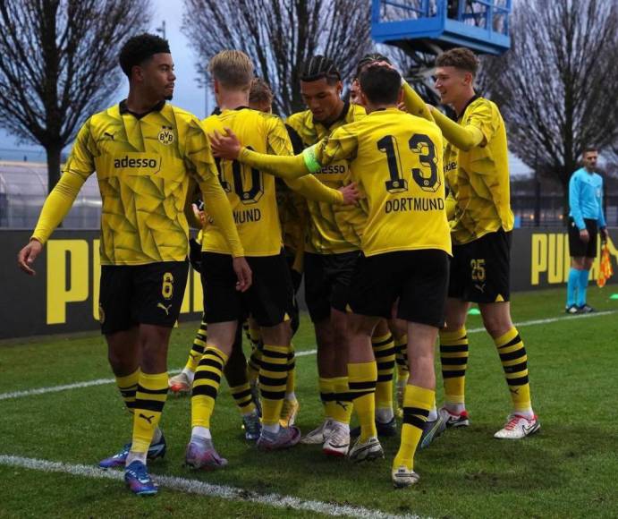 Leonardo Posadas, futbolista del Borussia Dortmund y de Alemania que jugaría con Honduras