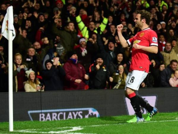 El español Juan Mata celebra el gol que le dio el triunfo al Manchester United sobre el Stoke City.