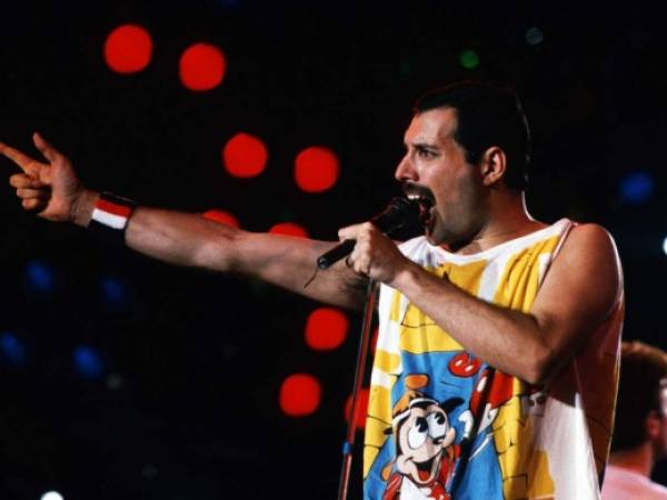 Hasta la fecha, la voz de Freddie Mercury es considerada una de las más icónicas en la industria de la música, especialmente del rock, ganando seguidores aún después de su muerte y manteniendo viva la época dorada del rock con la banda Queen.