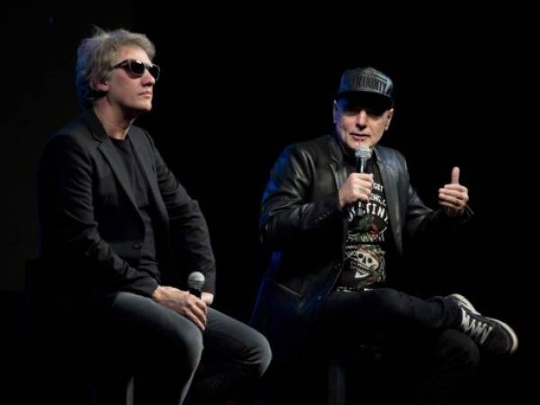 El show teatral cuenta con el respaldo de Charly Alberti y Zeta Bosio, de Soda Stereo.