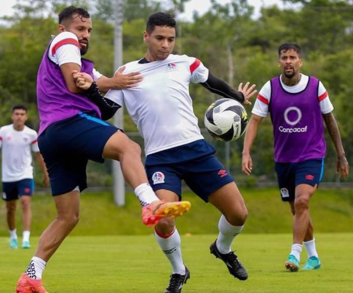 Olimpia de Troglio con una sorpresa para enfrentar al Patón Mejía en la gira por USA