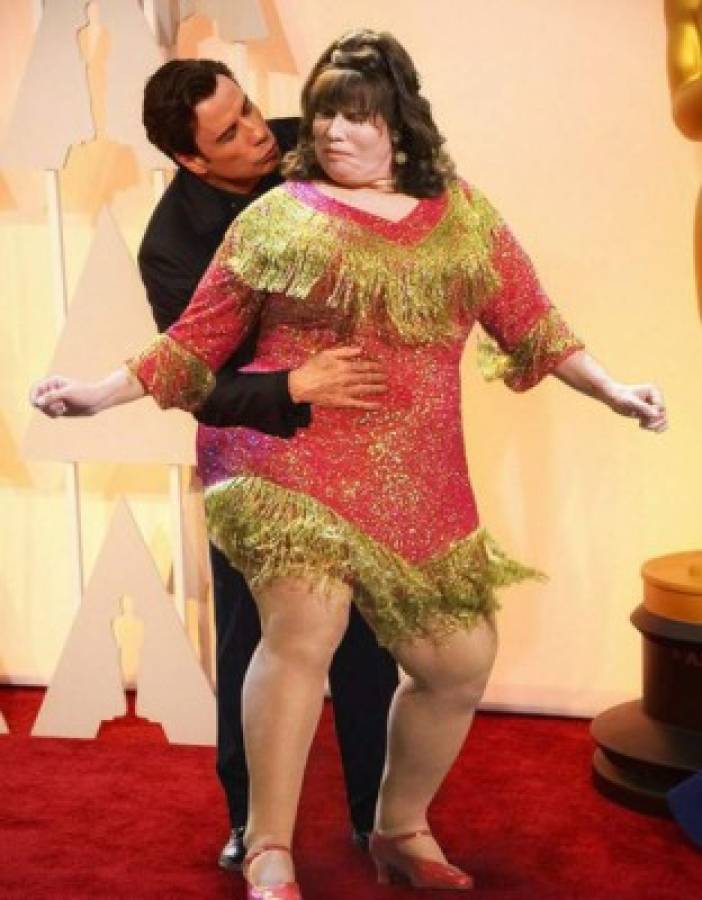 Memes de la mano larga de John Travolta a Scarlett Johannson