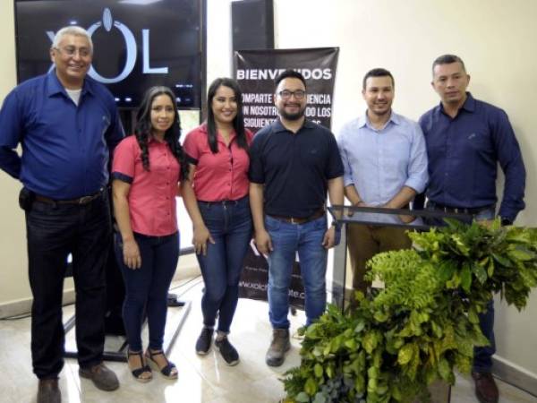 Óscar Serrano, Banessa Madrid, Alejandra Lemus, Roberto Madrid, Allan Mejía y Carlos García.Foto Alejandro Amador.