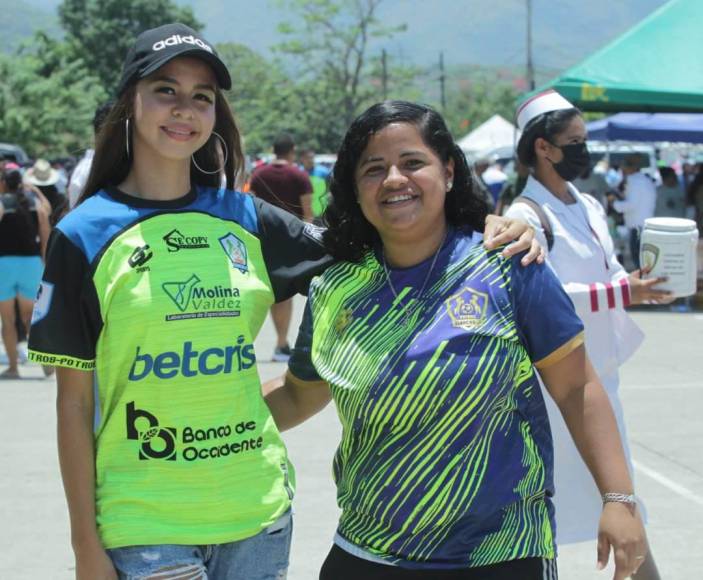 Las aficionadas más guapas de Olimpia y Olancho FC que cautivaron en la final