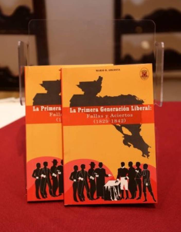 El historiador Mario Argueta presentó libro en la Universidad Pedagógica Nacional