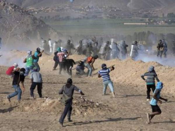 Tres muertos dejaron los enfrentamientos del lunes. Foto: AP