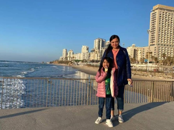 Dayana Vallecillo y su hija Layeska Michelle radican desde hace cuatro años en la ciudad de Petaj Tivka, al centro de Israel y muy cercana a Tel Aviv.