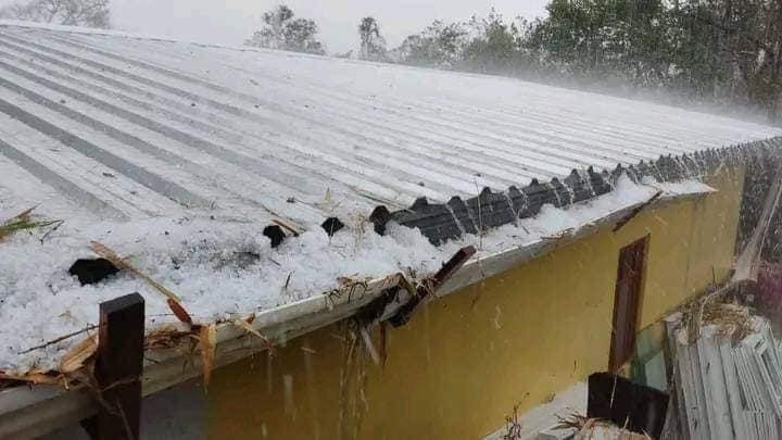 Hasta sin electricidad quedaron: así fue la potente lluvia de granizo que sorprendió a los habitantes de Intibucá