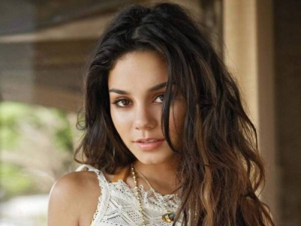 Vanessa Hudgens. Al parecer lo de enseñar de más le ha gustado a esta famosa.