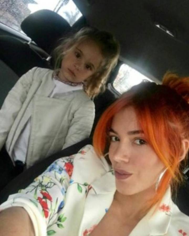 J Balvin publica foto de su familia; no creerás lo bella que es su hermana