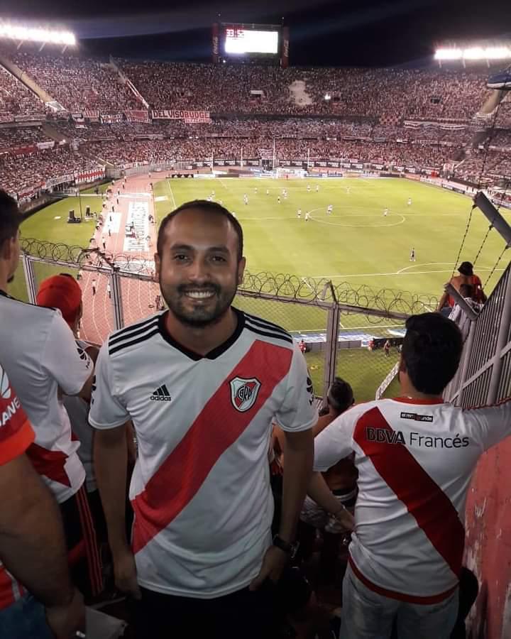 Feisal confesó a EL HERALDO que se hizo hincha de River tras vivir enfrente del Estadio Monumental.