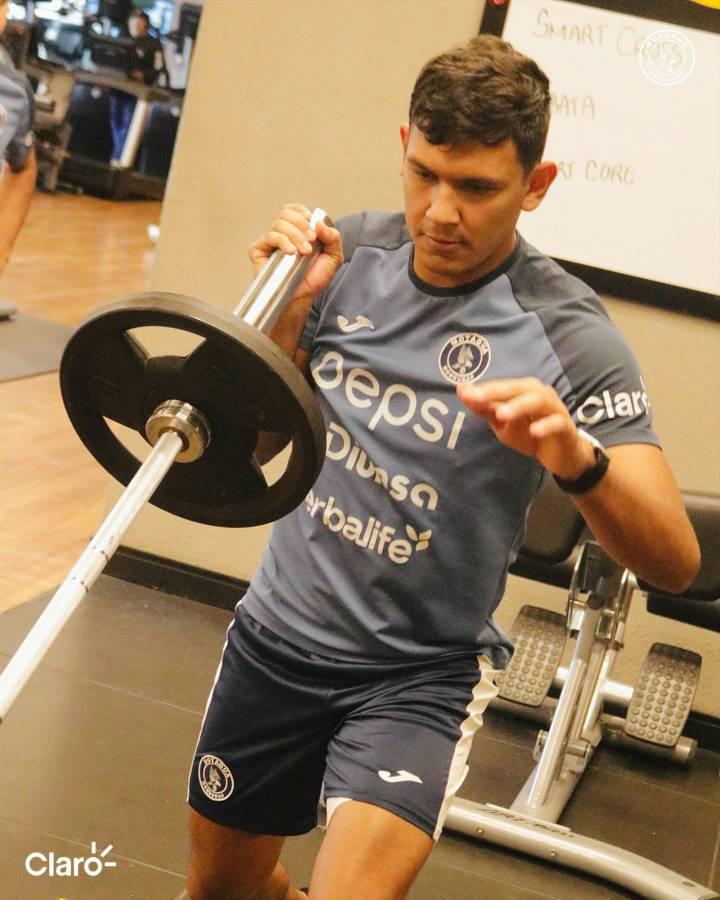 Fichajes: Olimpia confirma alta, Motagua y Marathón en disputa; legionario define su futuro