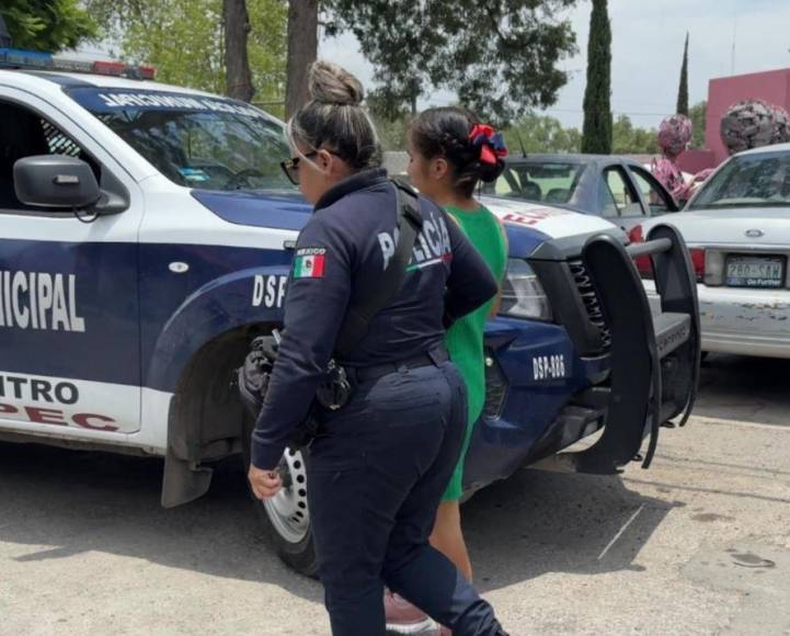 Capturan mujer en México por maltratar a su hijo: Le pegó a puño cerrado en el estómago