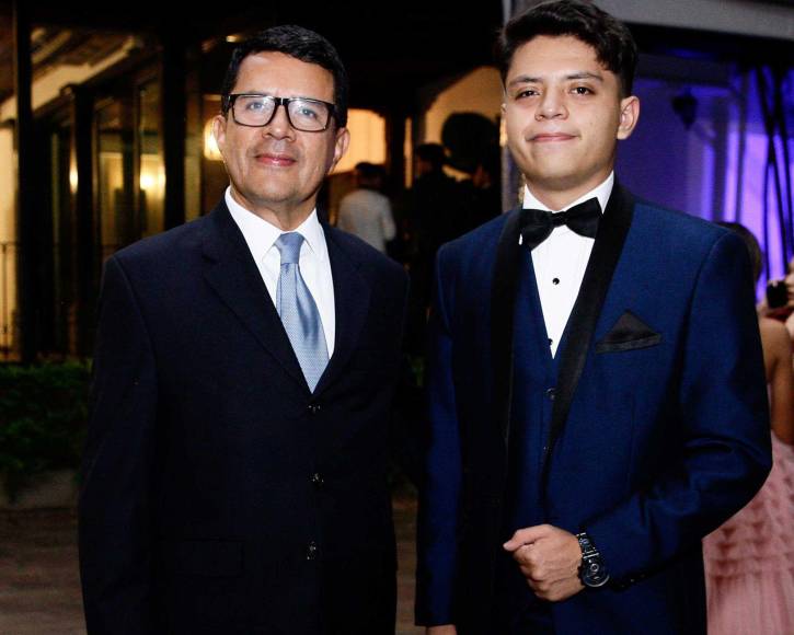 Los invitados a la fiesta prom de Academia Los Pinares