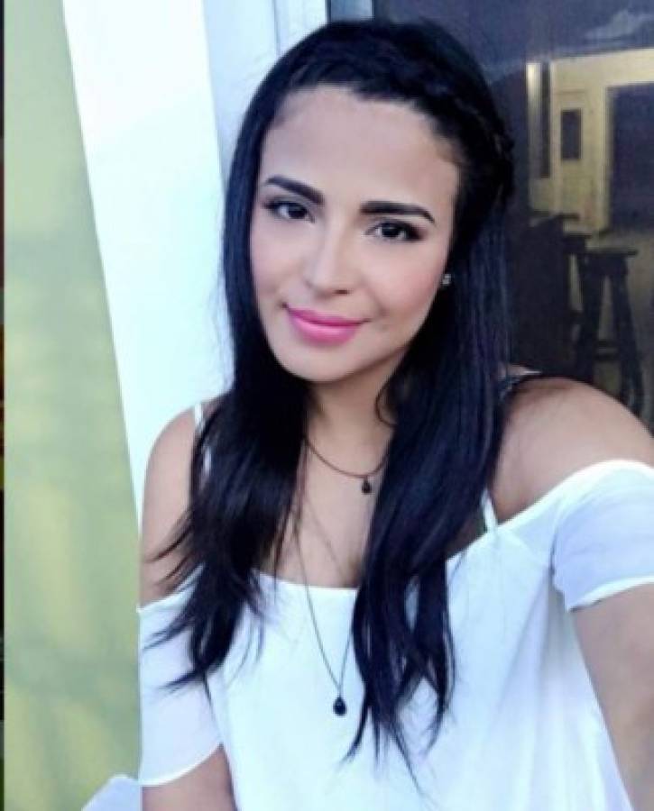 Samantha Velásquez enciende las redes con sensuales fotos en traje de baño