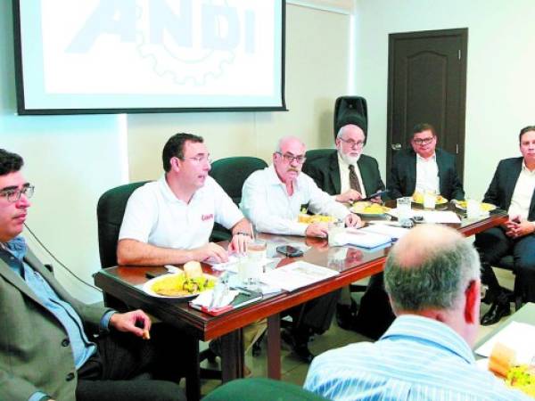 Luis Zelaya fue recibido por los dirigentes de la Asociación Nacional de Industriales (Andi).