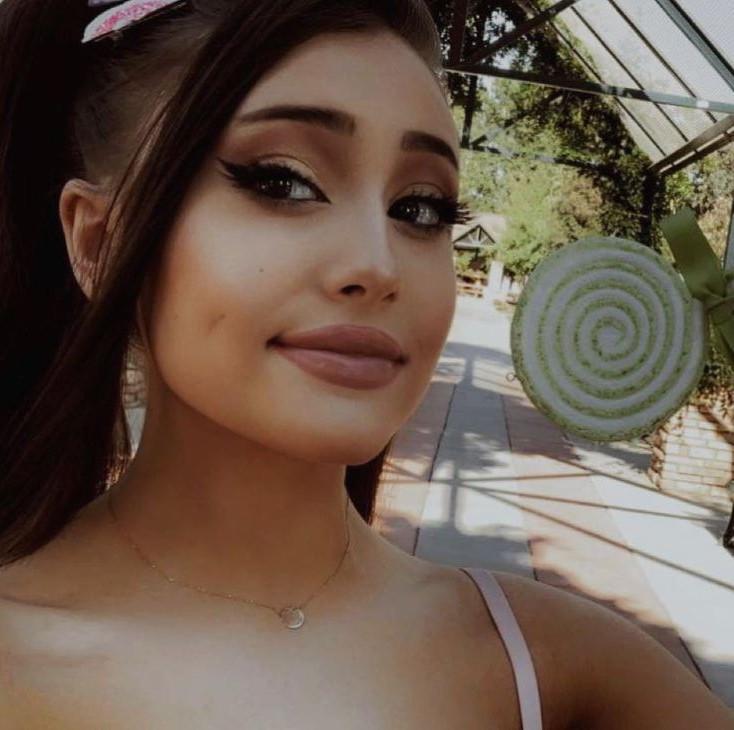 Paige Niemann, la doble de Ariana Grande ¿Quién es quién?