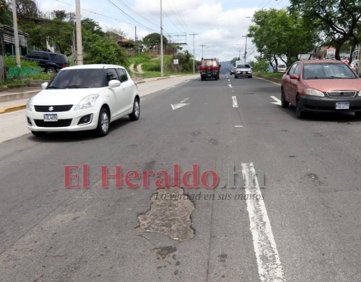 Los baches del anillo periférico, una pesadilla para los capitalinos (Fotos)