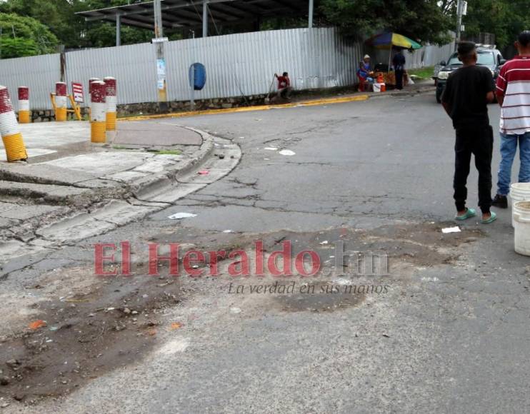 Baches, hoyos y hundimientos en la olvidada Comayagüela (Fotos)