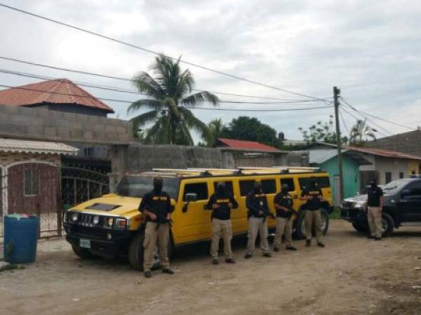 La operación Tormenta de Fuego dejó el aseguramiento de una lujosa limusina Hummer a la banda de Los Peludos, socios de los hermanos Rivera Maradiaga.