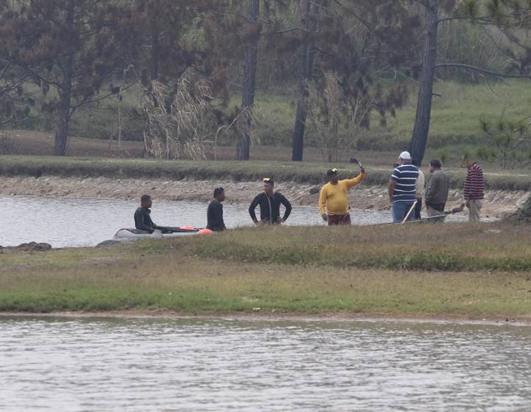 Una falla en la lancha provocó que día de paseo se tornara tragedia: madre e hijo mueren en laguna de Monte Redondo