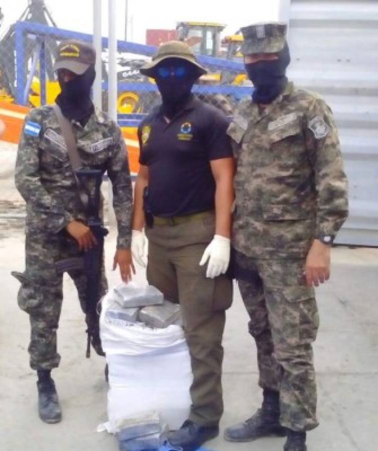 Hallan saco de cocaína en contenedor procedente de Colombia