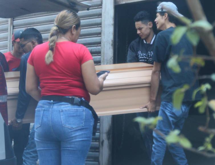 Desconsuelo y dolor invade a familiares de las víctimas de la masacre en La Joya