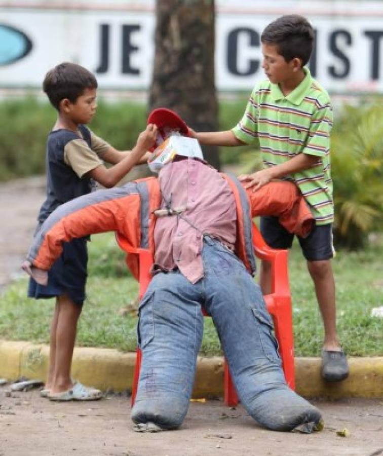 Honduras: Con monigotes en llamas se despedirá el 2016