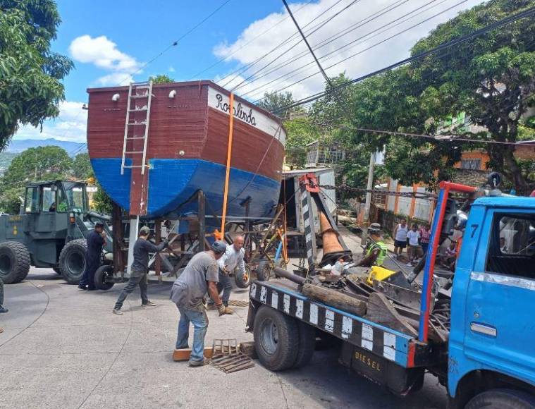 “¡Y se marchó!”: Así fue la odisea para mover a Rosalinda, el velero de El Reparto