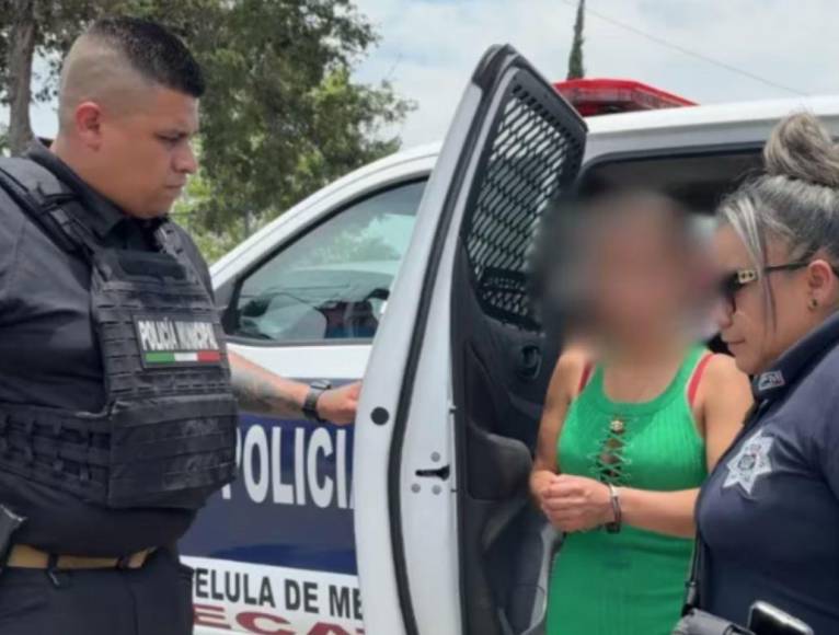 Capturan mujer en México por maltratar a su hijo: Le pegó a puño cerrado en el estómago