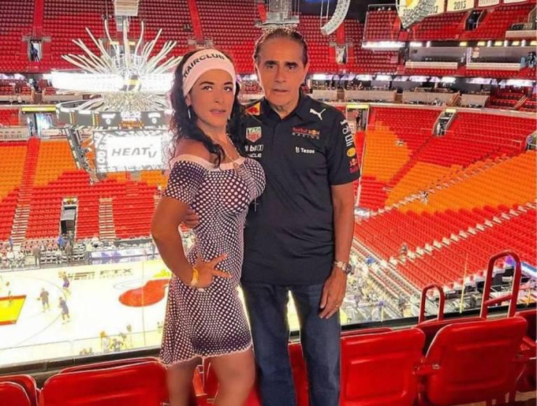 Lalo Trelles y Lorena Cid; esposa de narrador mexicano rompe el silencio luego de que se les filtrara foto